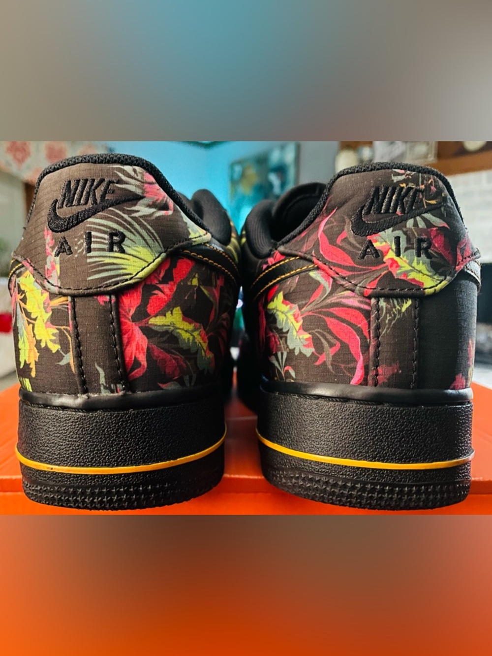 Nike Air Force 1'07
LV8 “Floral Pack” Mens 10
$179 - Picture 5 of 12